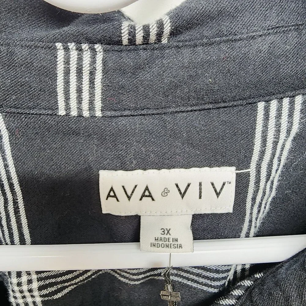 Ava & Viv Black White Plaid Button-Up Womens Shirt Plus Size 3X Long Sleeve - Picture 3 of 7